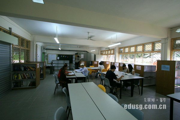 新加坡英华美学院