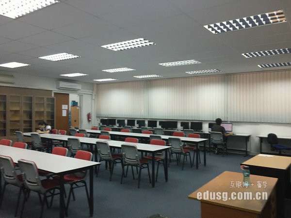 新加坡英华美学院