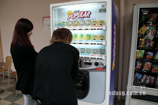 �¼���ɯ�ٹ���ѧԺ