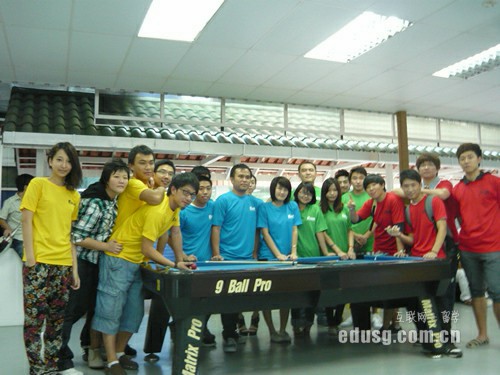 �¼���Ӣ����ѧԺ