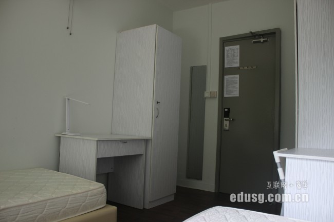 �¼���Ӣ����ѧԺ���ѧ��ר�γ�