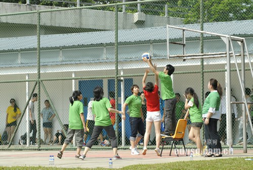 新加坡国立大学_新加坡国旗_新加坡大学教室收入