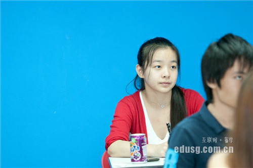 ��ɳ�¼�����ѧ�н��ļҺ�