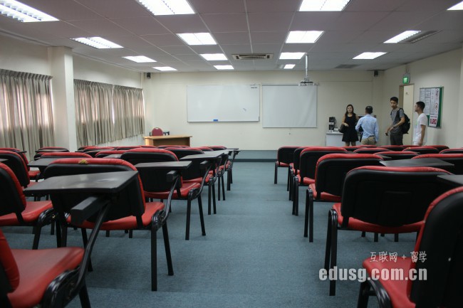 ���ͺ�����ѧ�н��ļҺ�