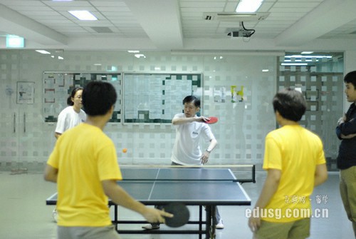 ������ѧ�н��ļҺ�