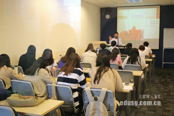 �¼����Է���ѧҪ������Ǯ