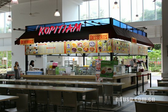 �¼���Ӣ����ѧԺ������