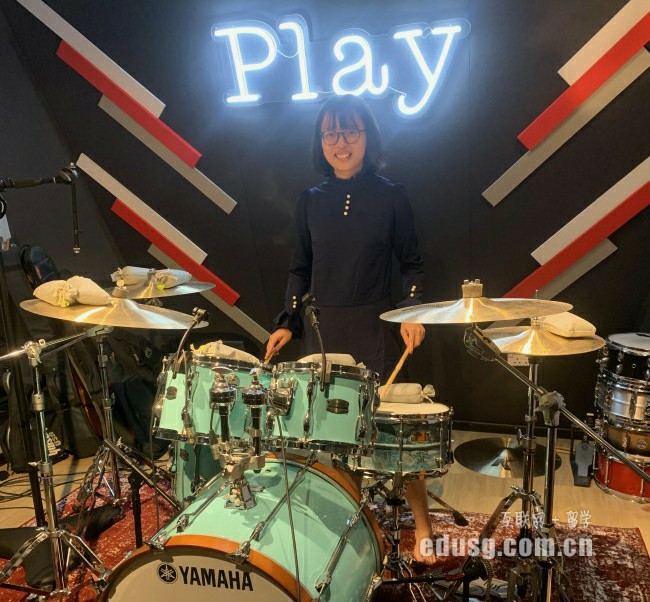 �¼���Ӣ����ѧԺ���ζ���רҵ����