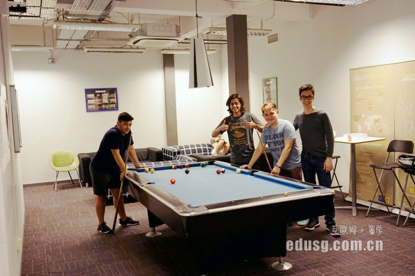 �¼���˶ʿ��ѧ����һ�����Ǯ