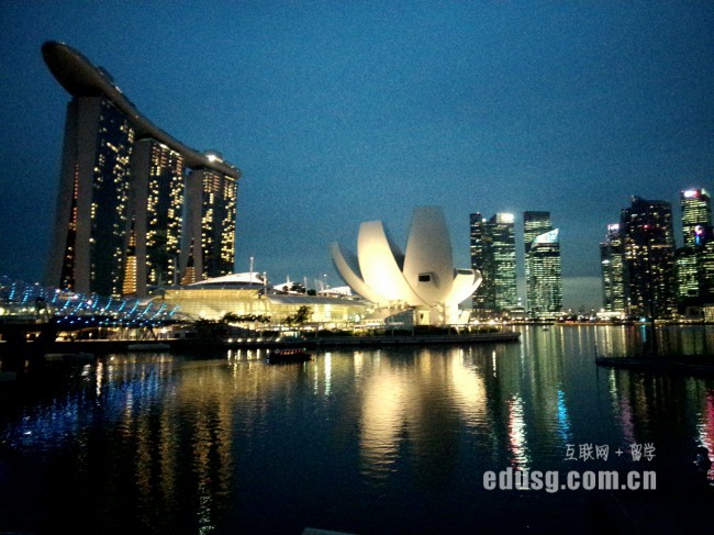 �¼��´�ѧ���רҵ