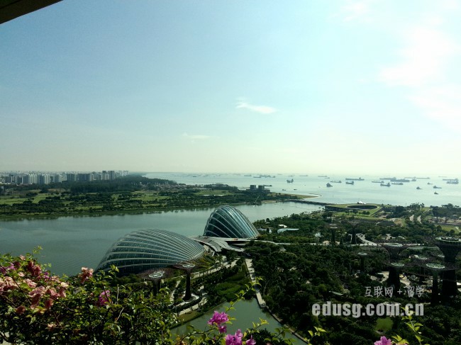 �¼�����ѧITѧУ�ĸ���