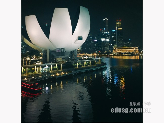 我想去新加坡工作。什么基础都没有英语就更不