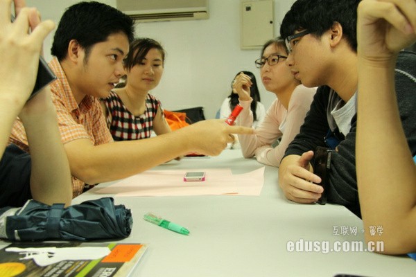 高中毕业去新加坡留学大概需要多少学费