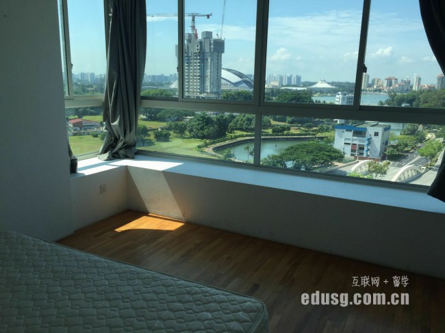 �¼�����ѧITרҵ��ô����