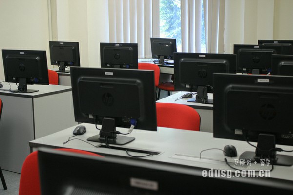 ����������������ѧԺӢ������ѧԺ