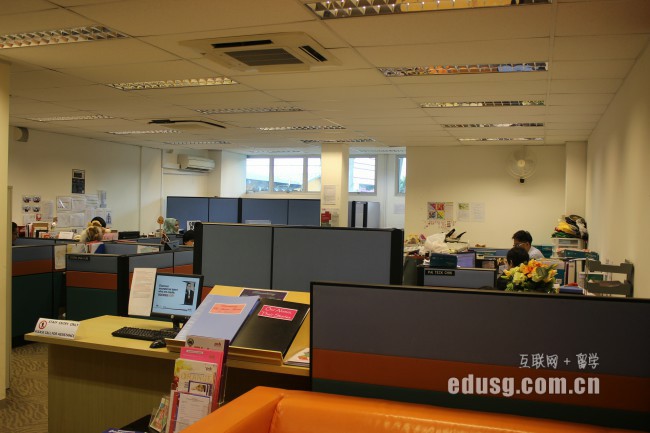 �¼���MBAרҵʲôѧУ��