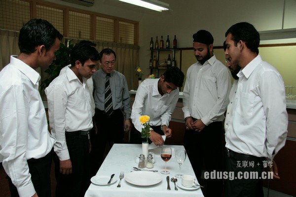 �¼�����ѧ������ϵרҵѧ��