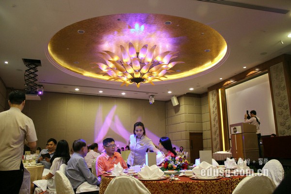 �¼�����ѧҽ�ƽ�������רҵ��һ��ѧУ��