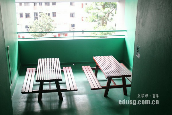 �¼����г�ѧԺ���Կγ�