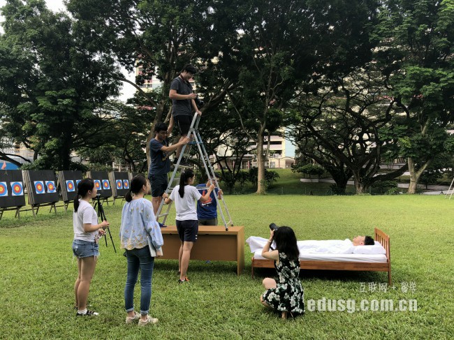 �¼����г�ѧԺ���Կγ�