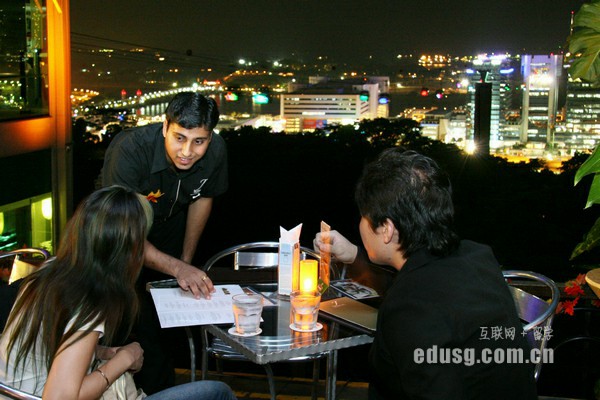 �¼�����ѧ����Щרҵ