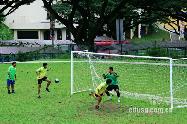 �¼��µ�˽��ѧУ��ô��