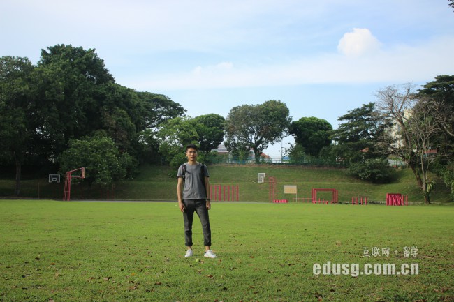 �¼���Ӣ����ѧԺרҵ����