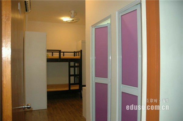 �¼�����������ѧԺӢ����������