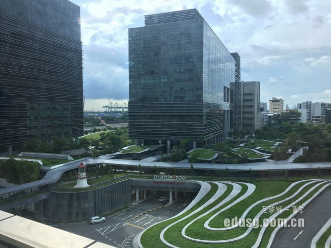 �¼��������ִ�����ѧԺ��������רҵ�γ�����Щ