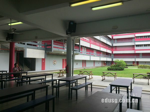 �¼�����������ѧԺ��ѧ����