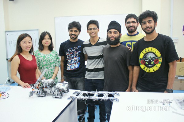 ר������ѧ�¼�������ʿ�ߵȽ���ѧԺ