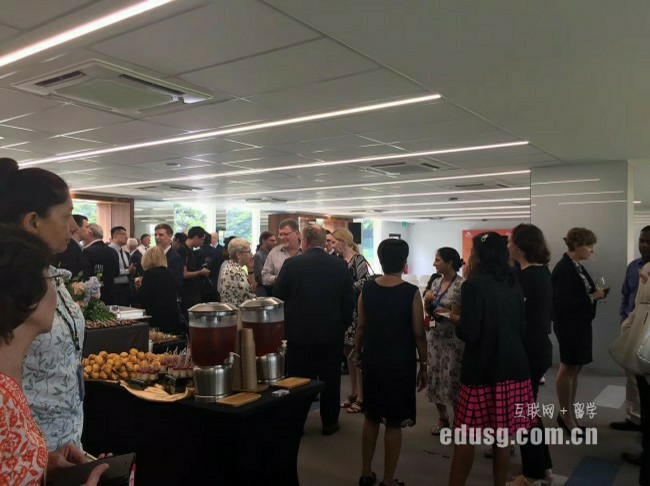 新加坡学英文的学校