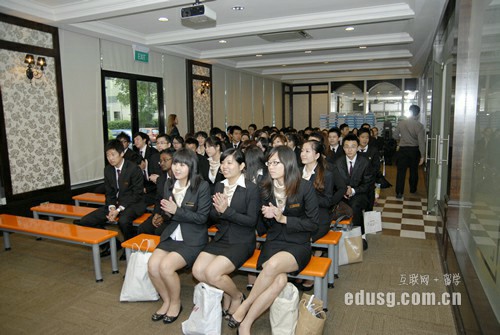 �¼�������ѧУ����רҵ�ȽϺ�