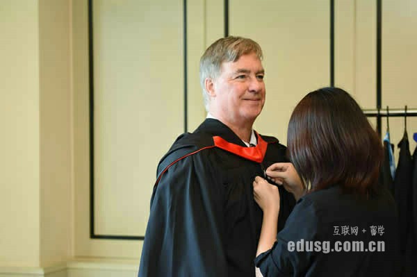 去新加坡读会计专业哪个学校好