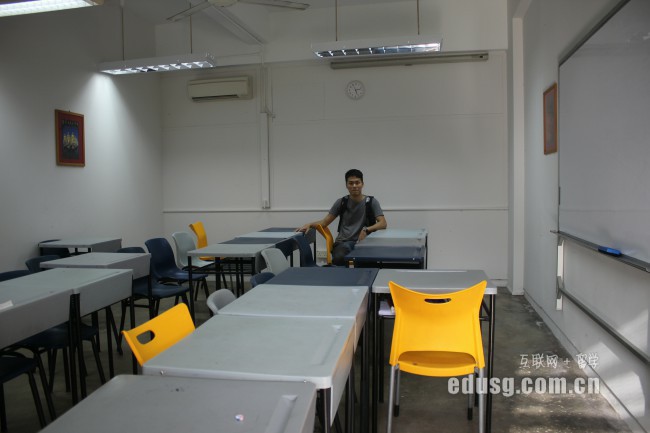 去新加坡读信息技术专业哪所学校好