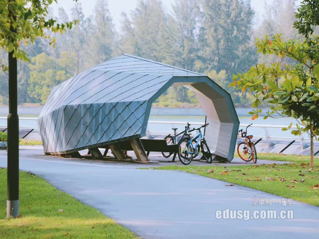 �¼��µĻ���רҵѧУ����Щ