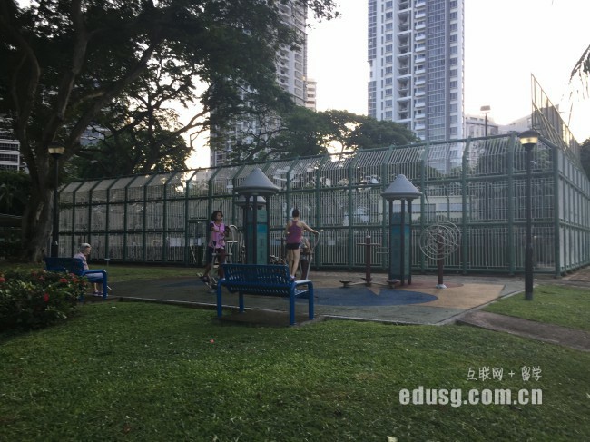 �¼���ITרҵ��ѧ