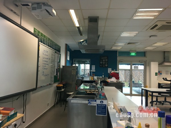 �¼�����Щ��У��ITרҵ�ȽϺ�