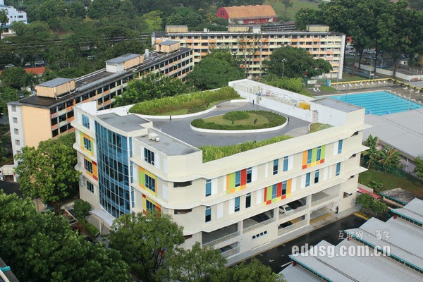 �¼���һ��ѧ�Ѷ���Ǯ