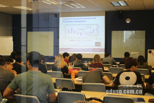 �¼��±�����ѧ�н��