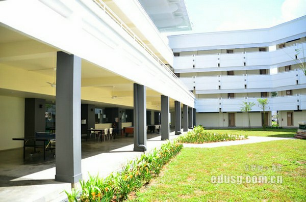 �¼��´�ýѧԺ����Щ