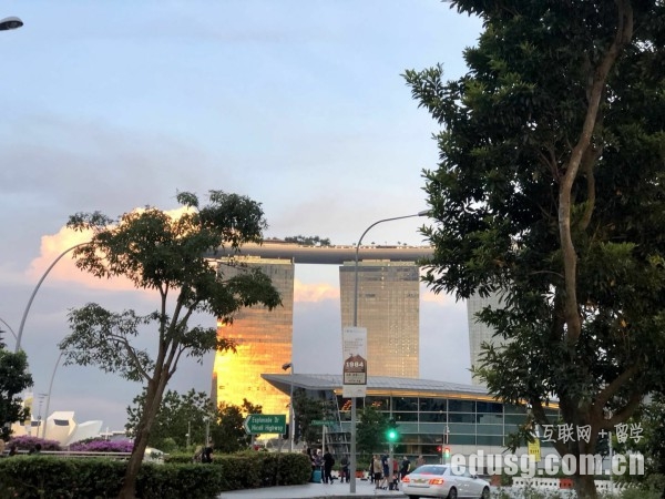 �¼�������רҵ