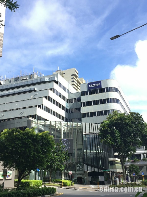 �¼���˽�����ж���Ǯ