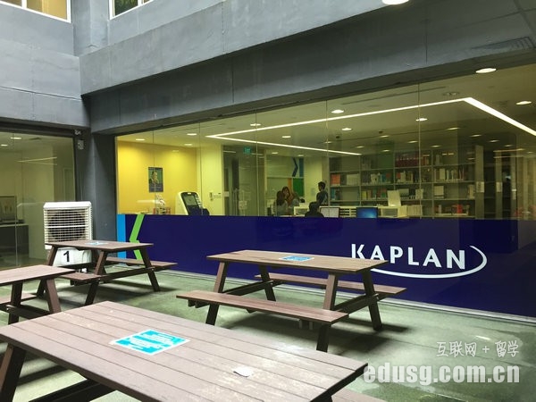 �¼���˽�����ж���Ǯ