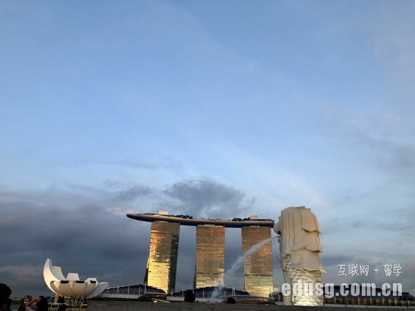 �¼����ĸ�Сѧ�ȽϺ�