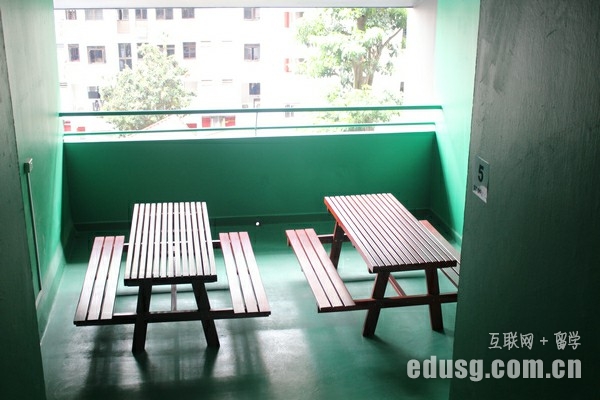 �¼��¹���ѧУ����