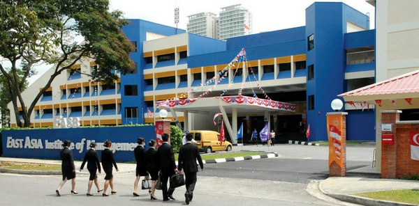 高三毕业去新加坡留学费用