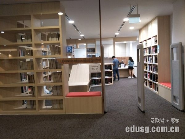 �¼���ѧ�����ĸ�ѧУ��