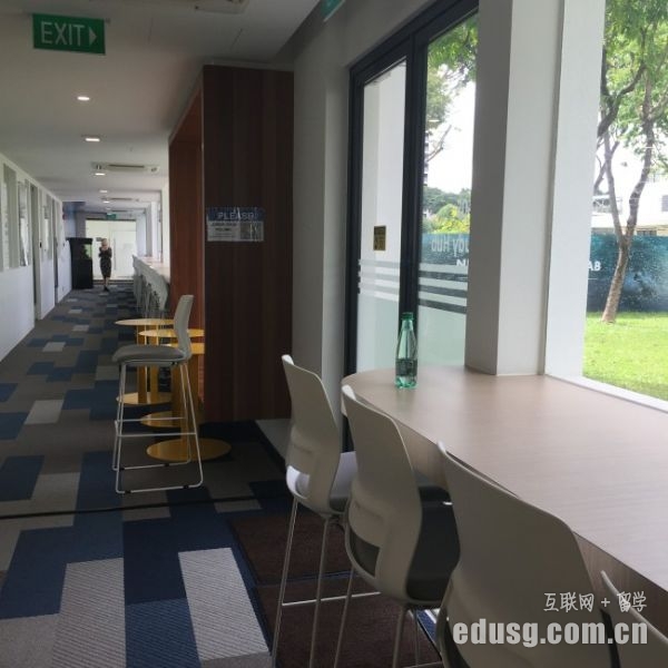 新加坡的大学好考吗