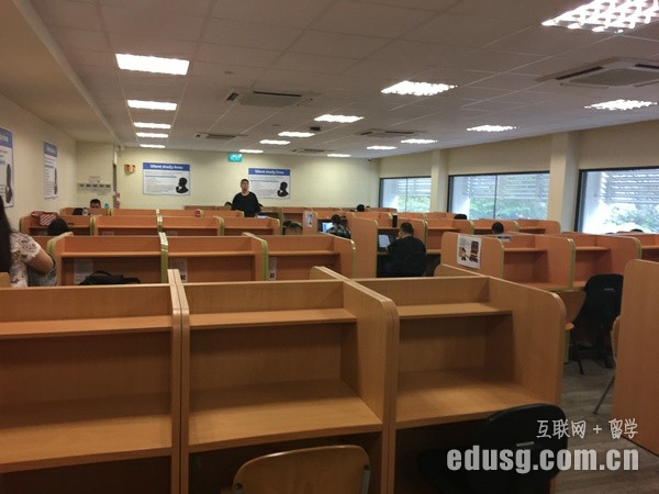 ��ר�ڶ���ѧ�¼���